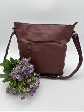Bueno Brown Leather Crossbody Bag Medium Tote Pebbled Zip Pocket